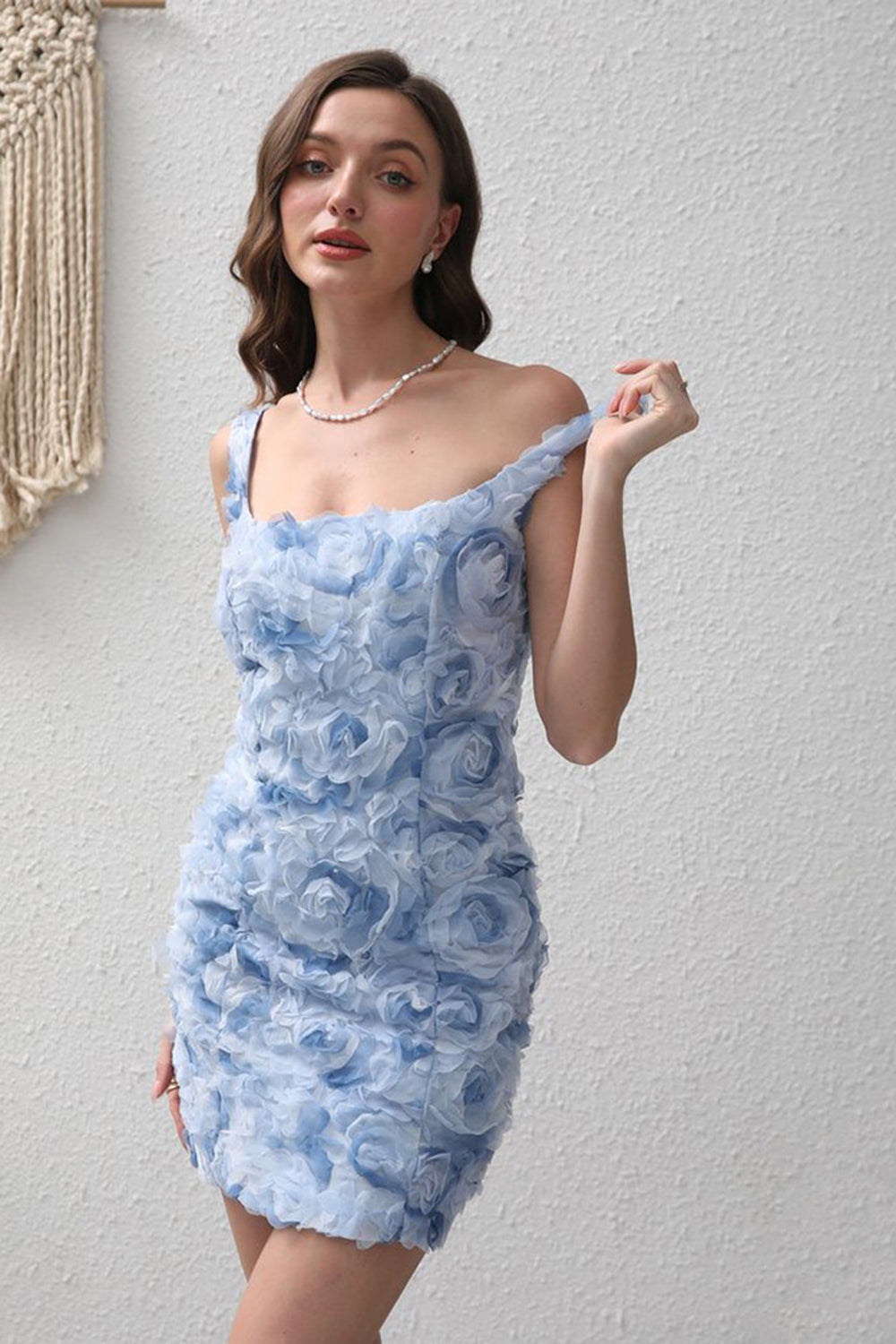 Vestido de festa rosa curto de renda com flor 3D