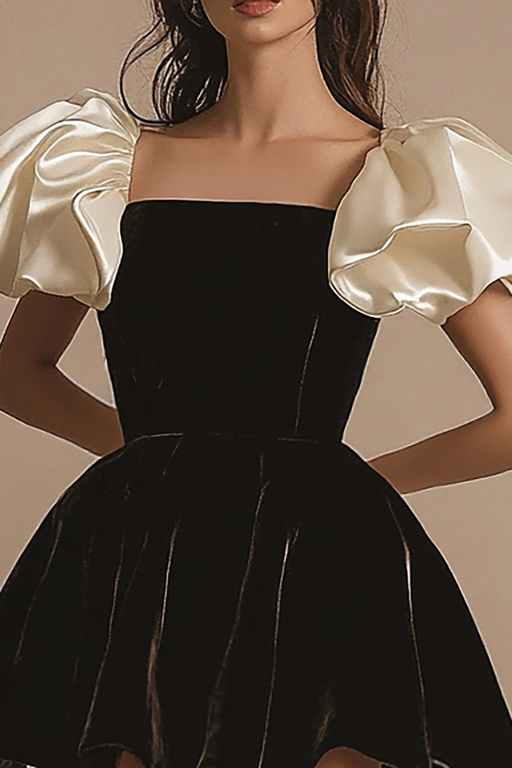 Vestidos Cocktail Marfim Preto Curto Linha-A Mangas Curtas