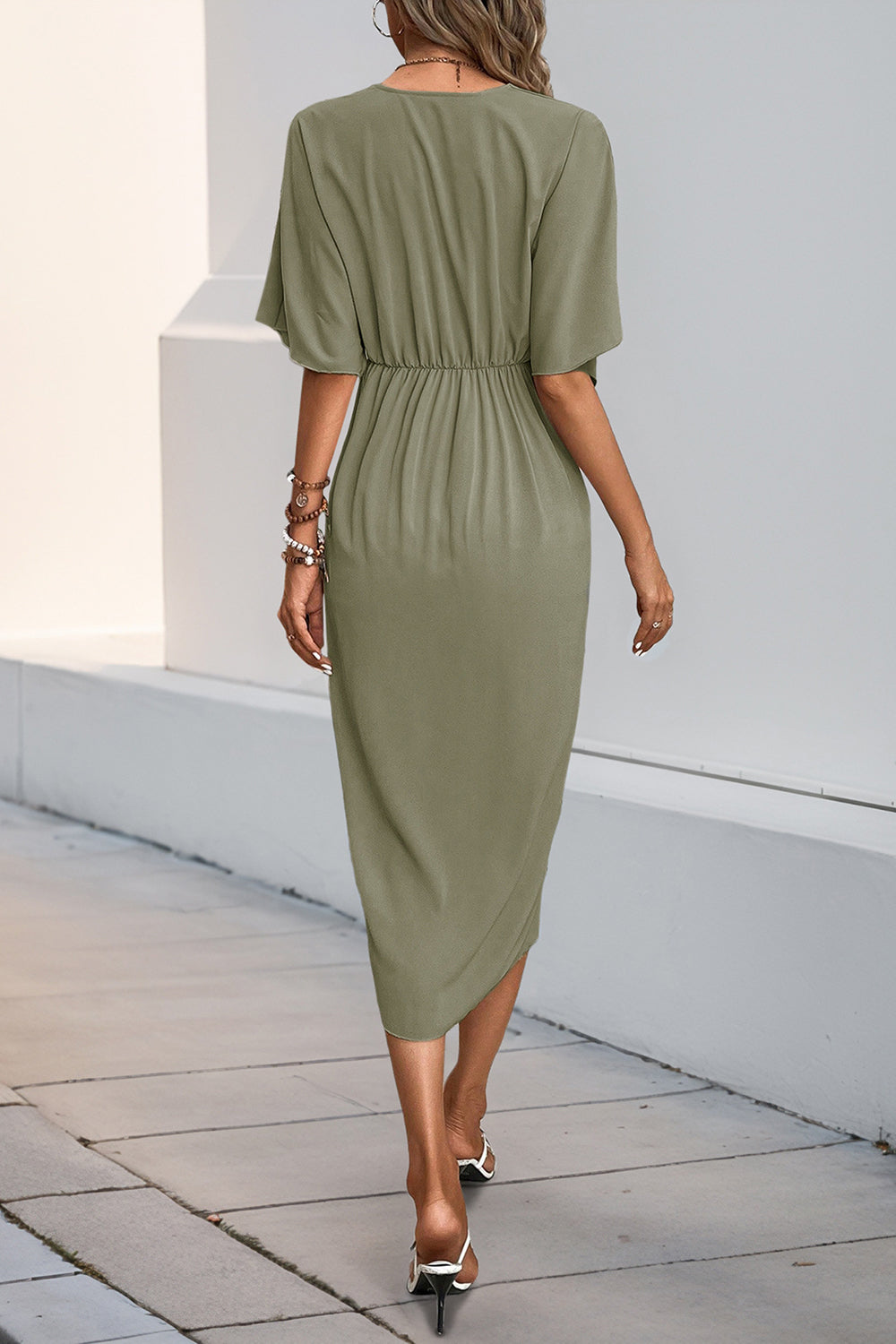 Vestido de Verão com Meias Mangas Preto Decote em V Bainha