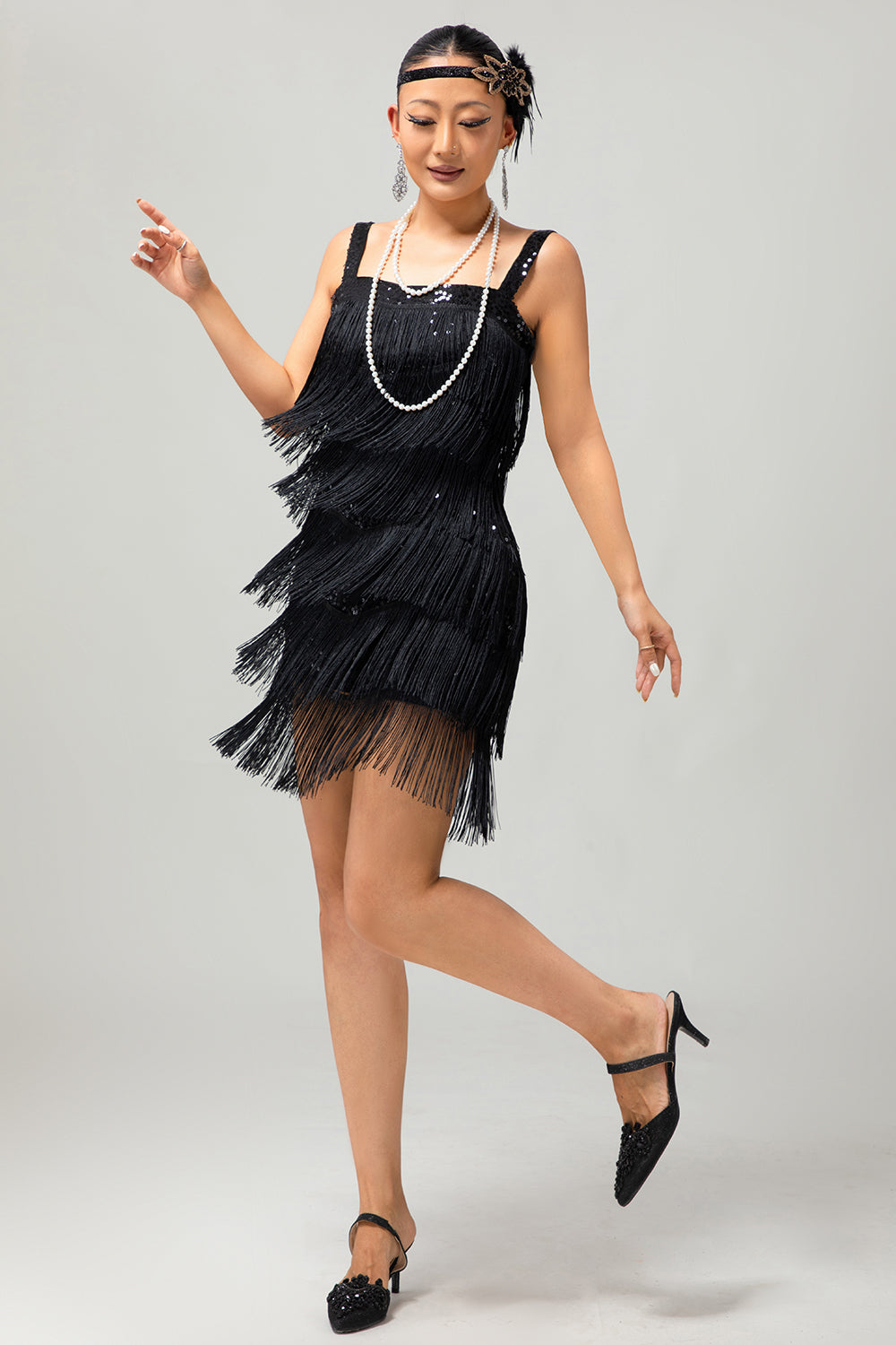 Paetês pretas Gatsby Bodycon Vestido curto dos anos 1920 com franjas