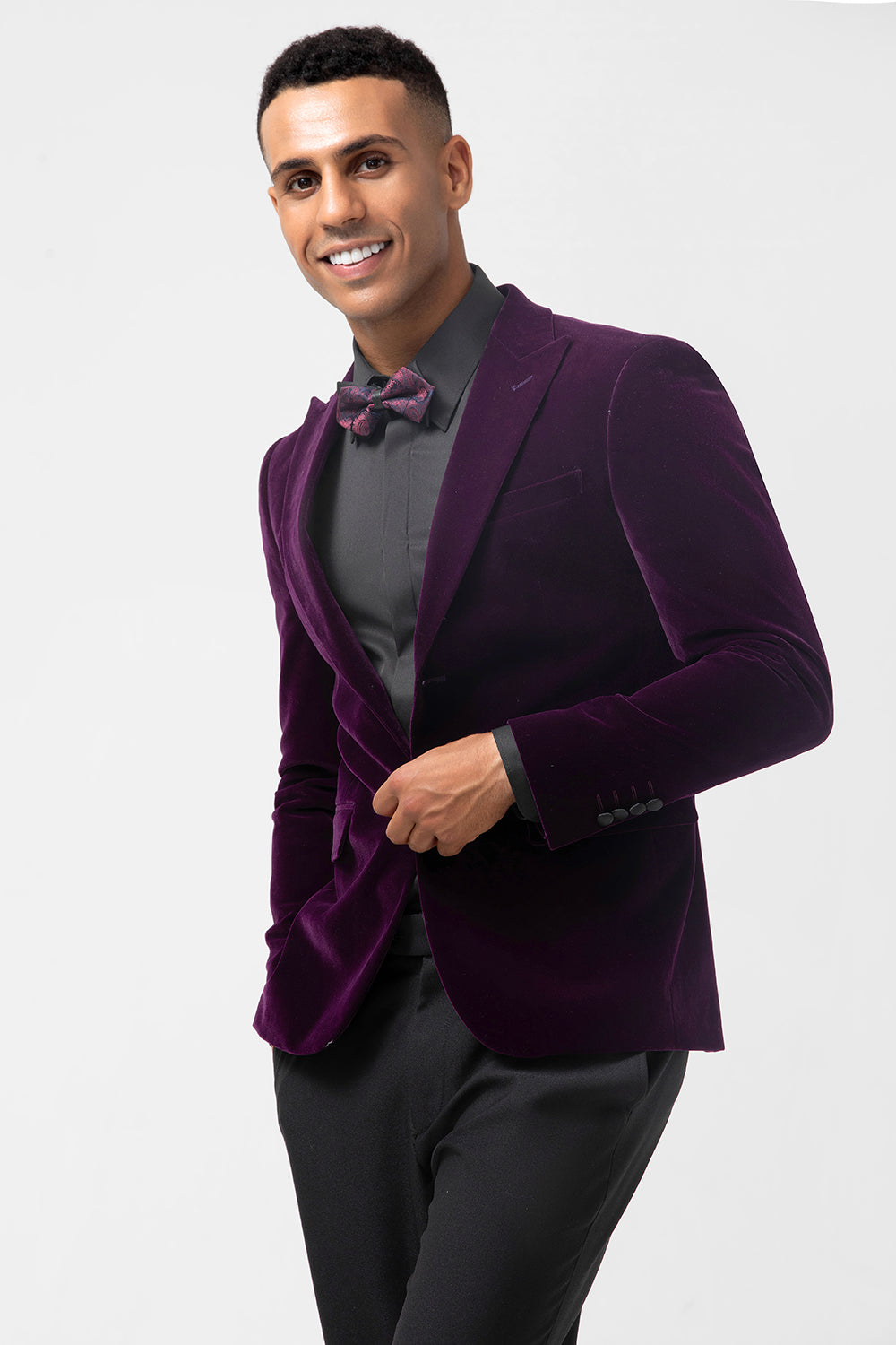 Blazer masculino de veludo com lapela de pico roxo escuro e um botão