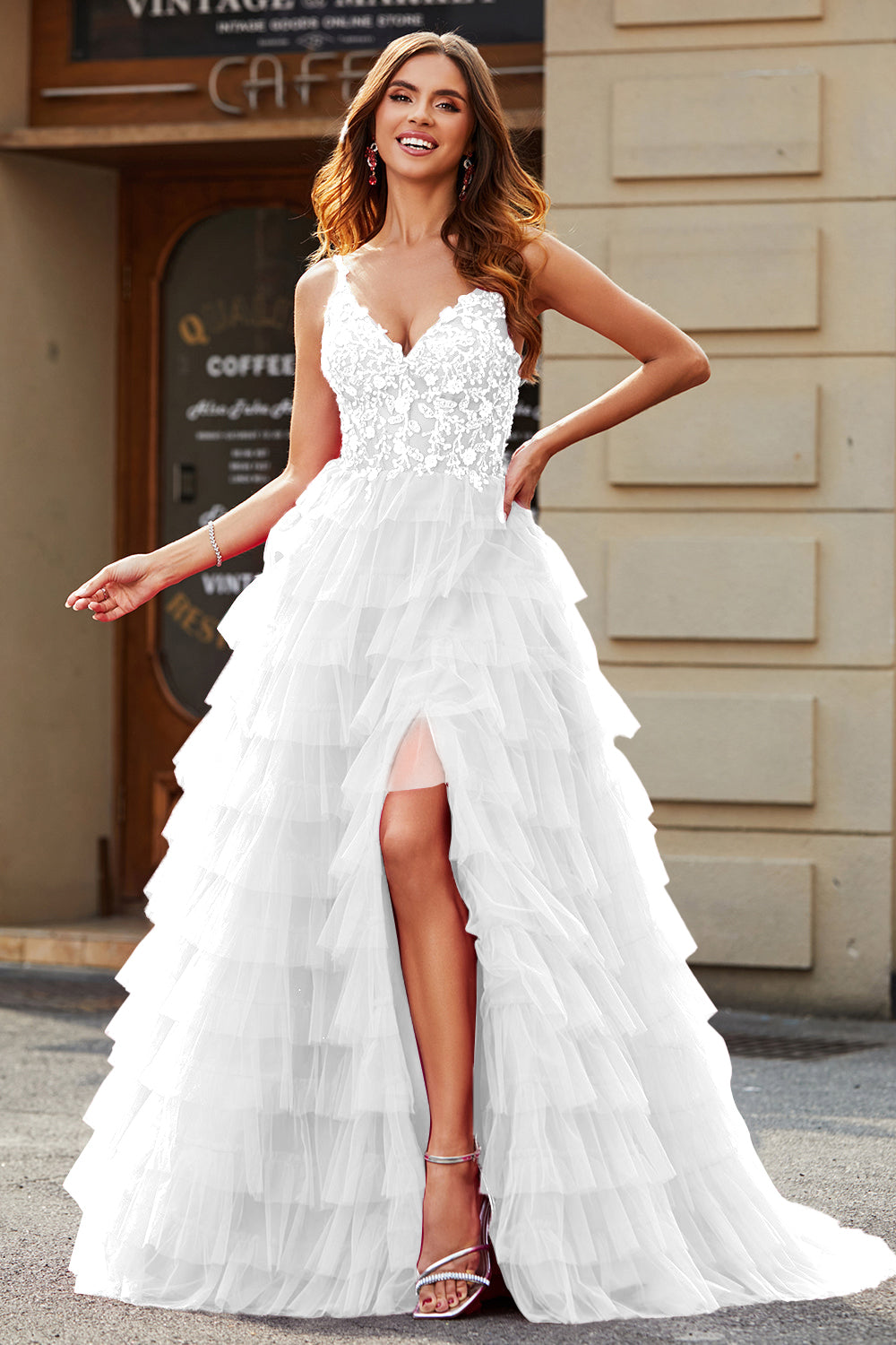 A-Line Espaghetti Correias Vestido de Noiva Branco Tiered com Fenda