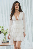 Vestido de formatura branco A-Line curto em camadas