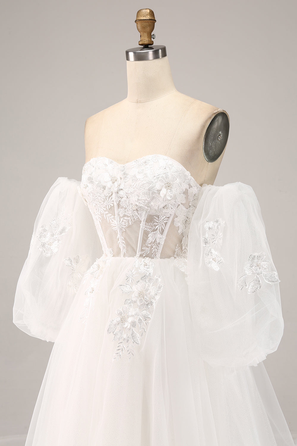 Fora do ombro tule vestido de noiva com apliques