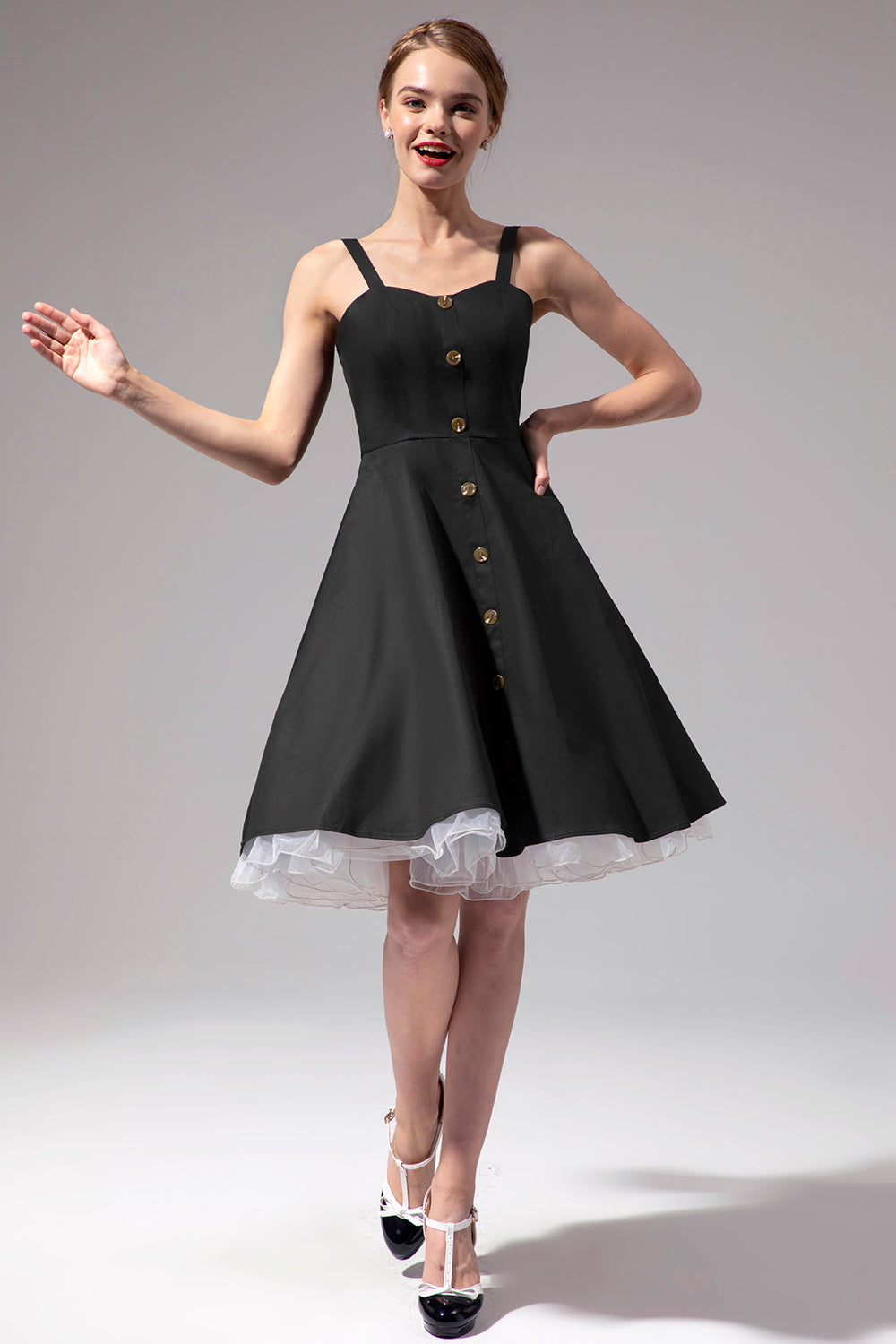 Vestido preto vintage com botão