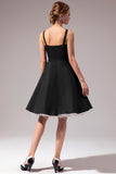 Vestido preto vintage com botão