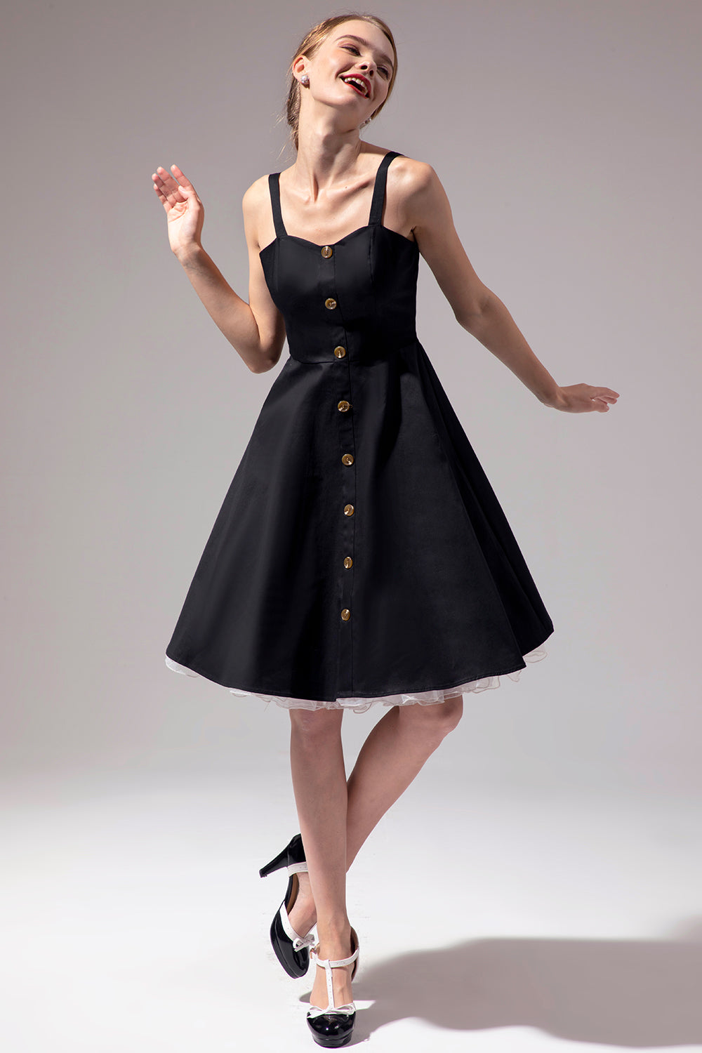 Vestido preto vintage com botão