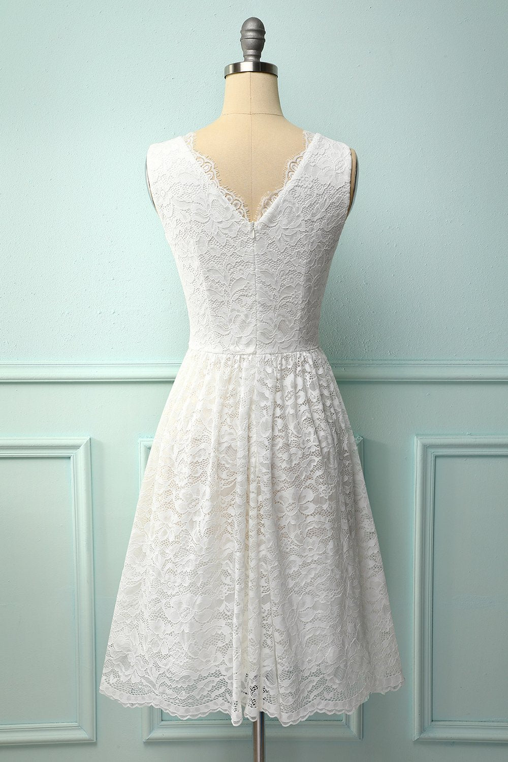 Vestido de renda formal com decote em v branco