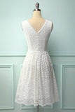 Vestido de renda formal com decote em v branco