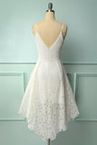 Vestido assimétrico de renda branca