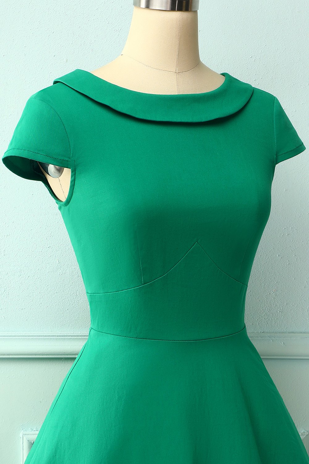 Vestido verde dos anos 50 do pescoço do barco