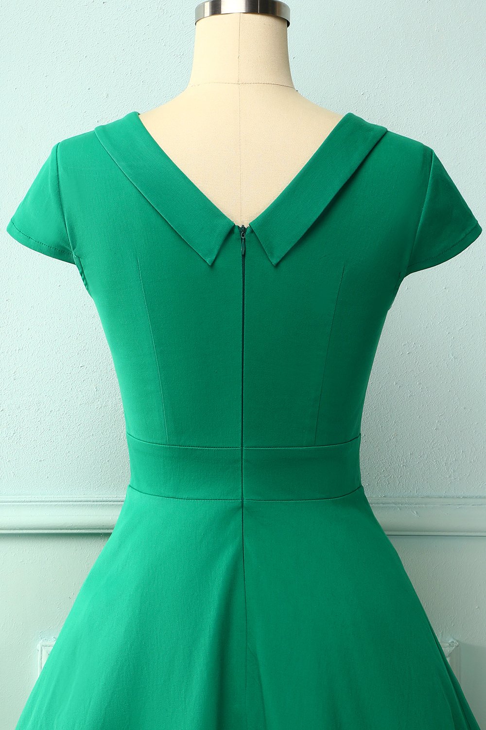 Vestido verde dos anos 50 do pescoço do barco