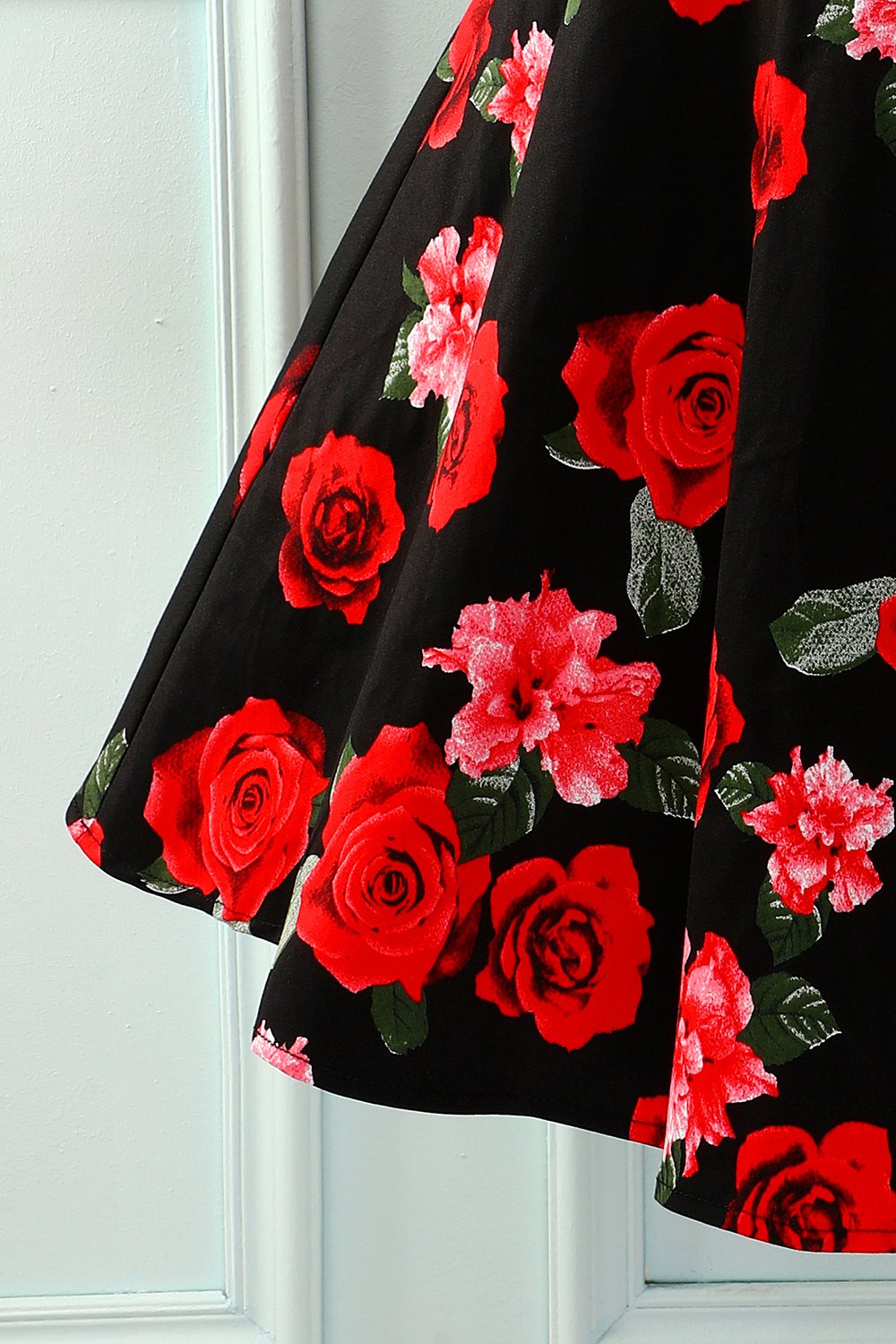 Vestido de retalhos off-ombro