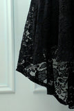 Vestido preto com decote em v