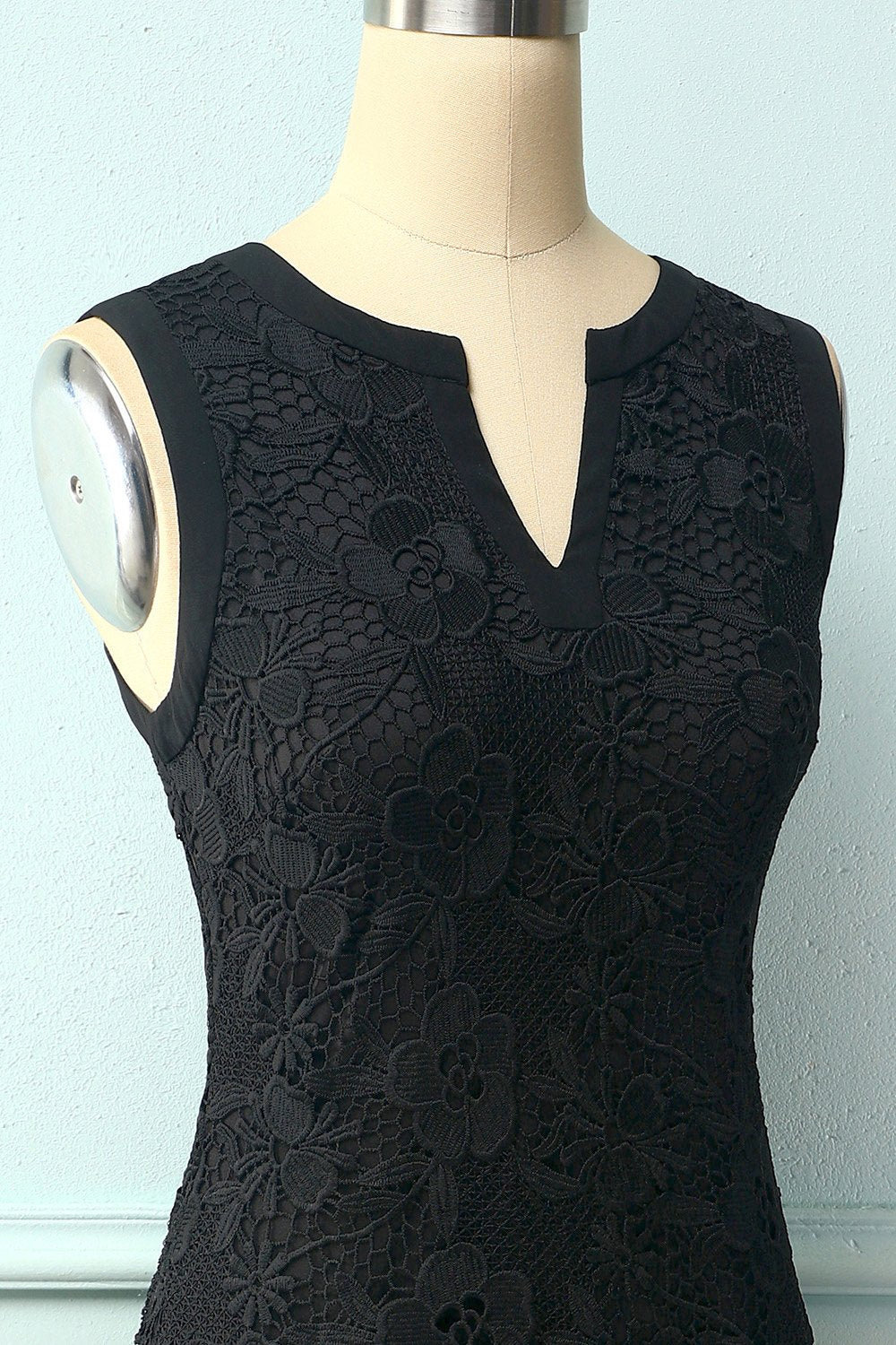 Vestido de renda floral preto