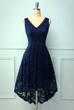 Vestido assimétrico de renda azul marinho