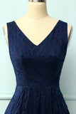 Vestido assimétrico de renda azul marinho