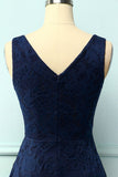 Vestido assimétrico de renda azul marinho