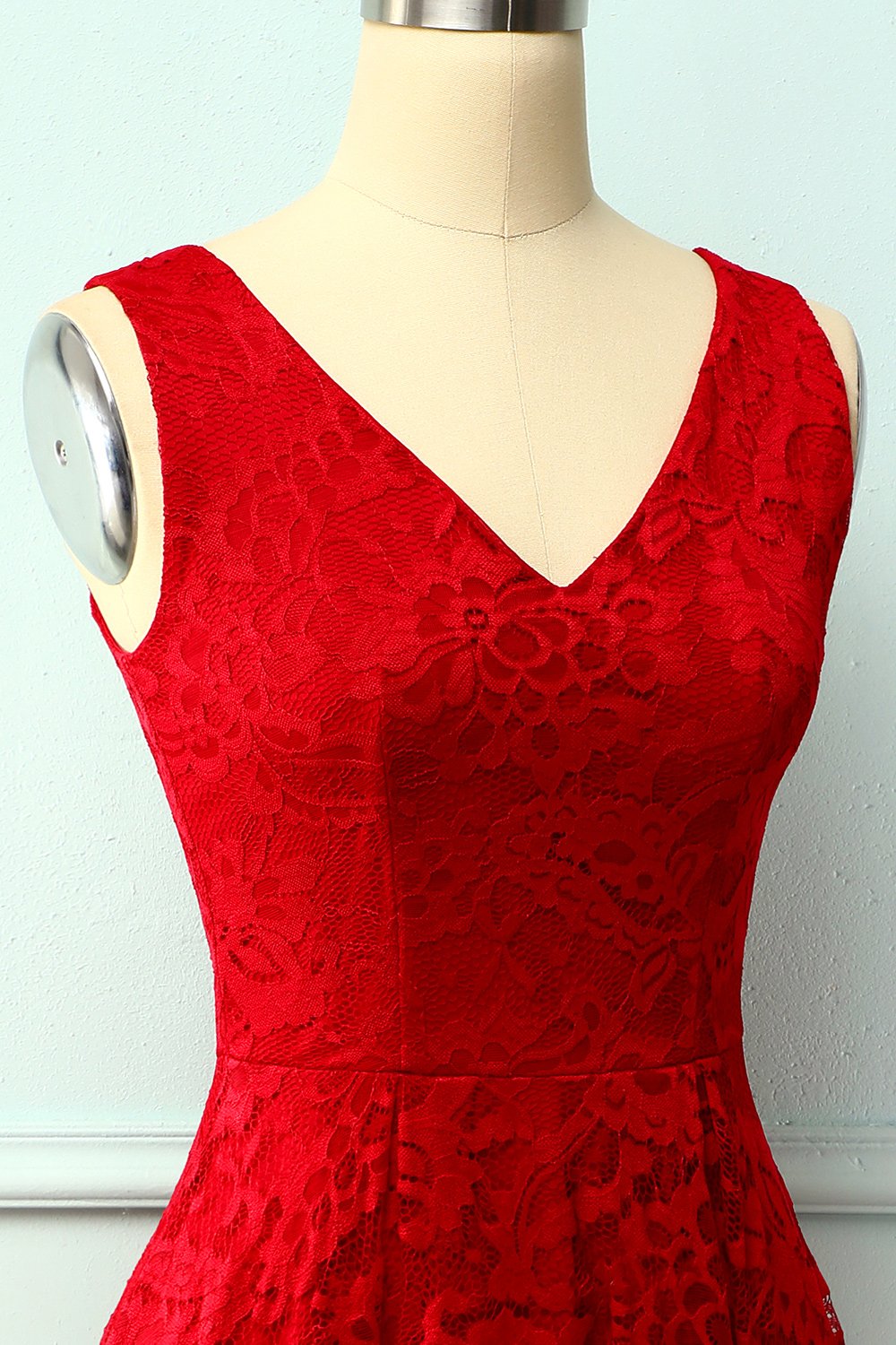 Vestido assimétrico de renda vermelha escura