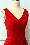 Vestido assimétrico de renda vermelha escura