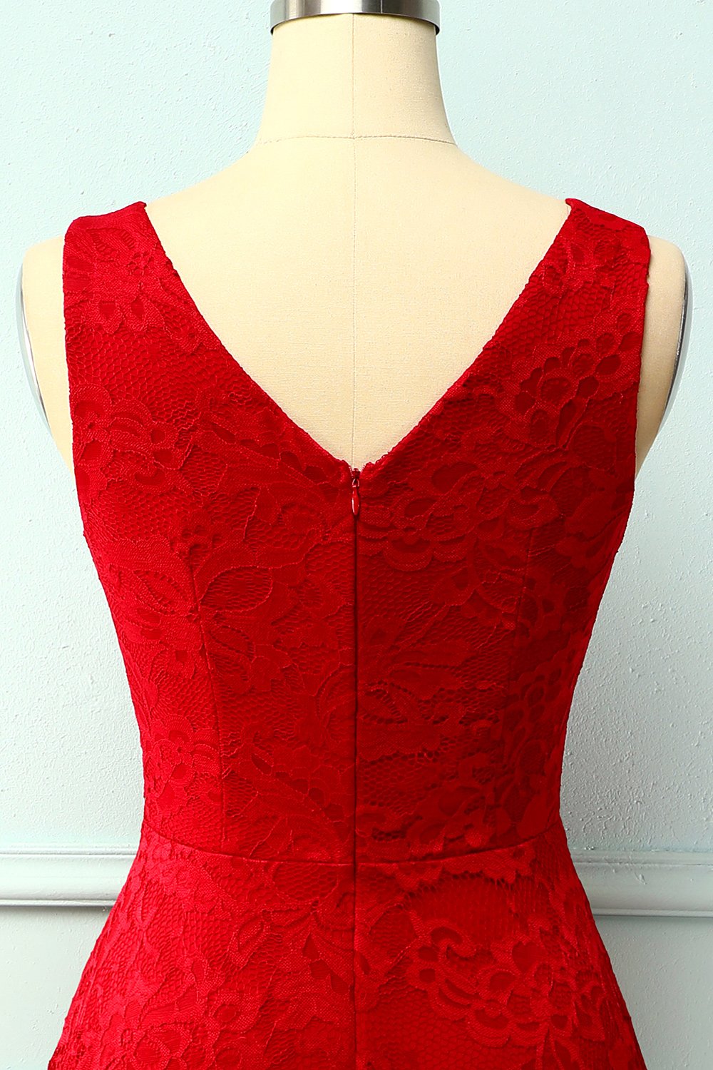 Vestido assimétrico de renda vermelha escura