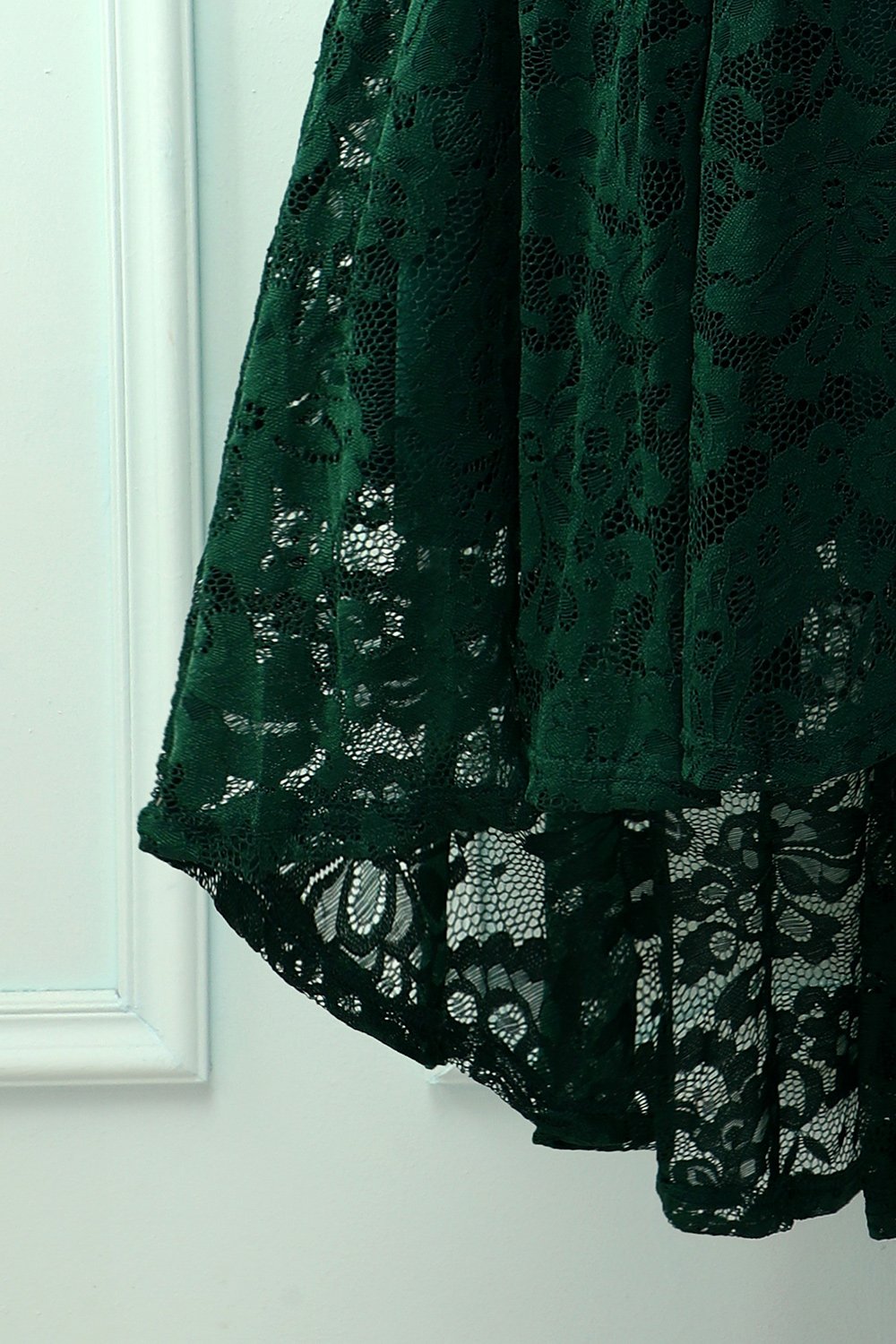 Vestido assimétrico de renda verde