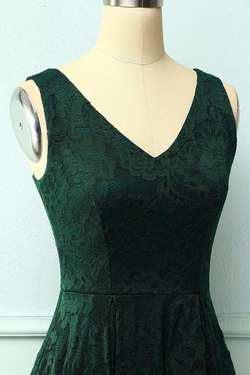 Vestido assimétrico de renda verde