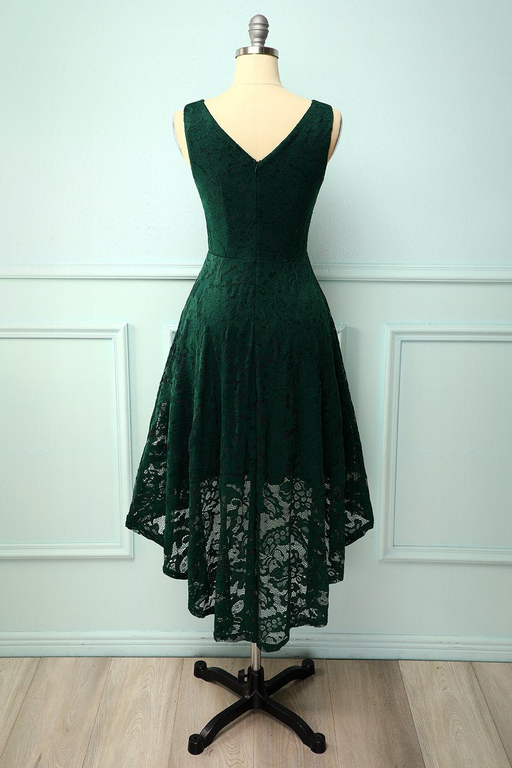 Vestido assimétrico de renda verde