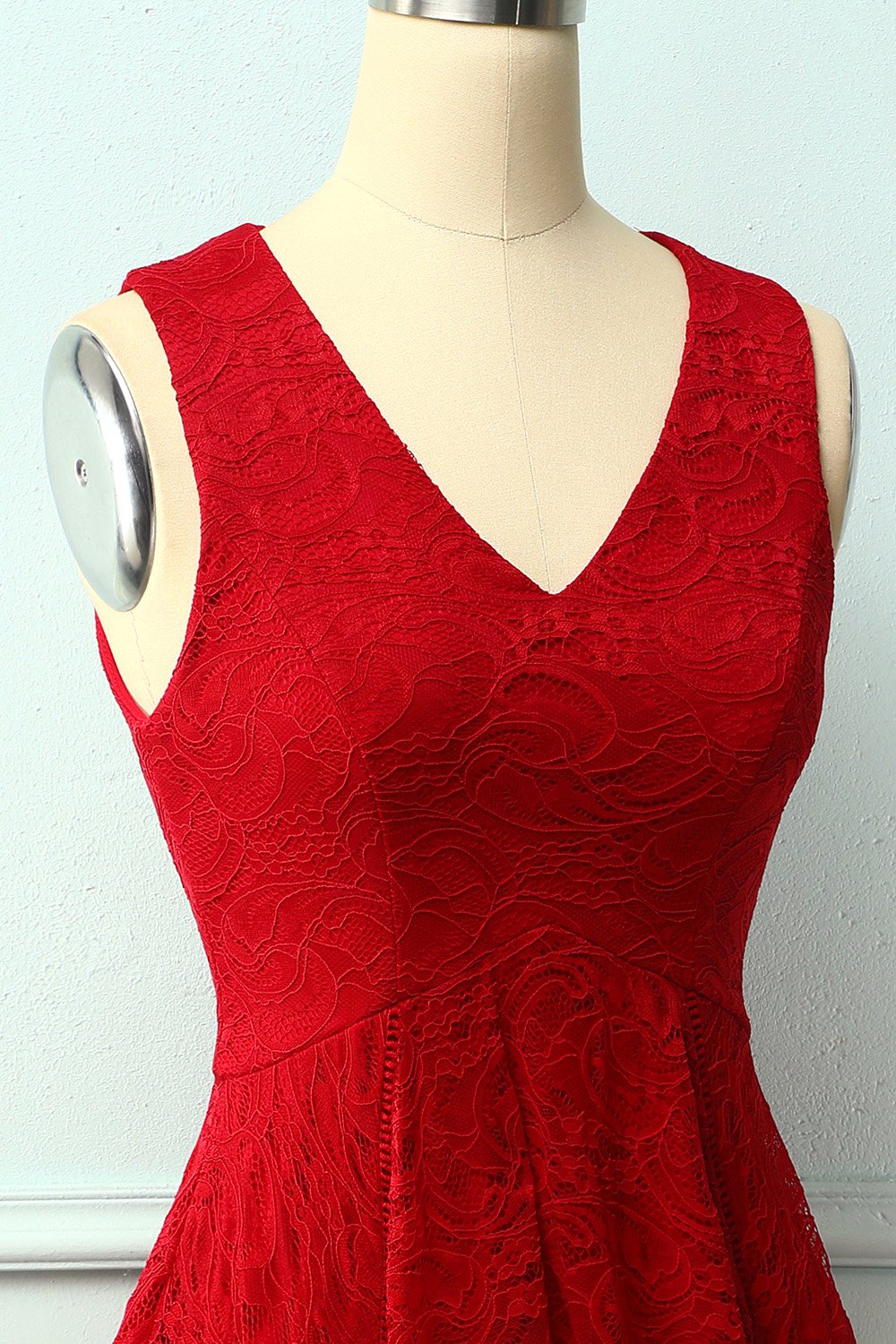Vestido de renda assimétrico vermelho escuro