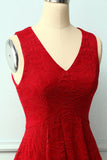 Vestido de renda assimétrico vermelho escuro