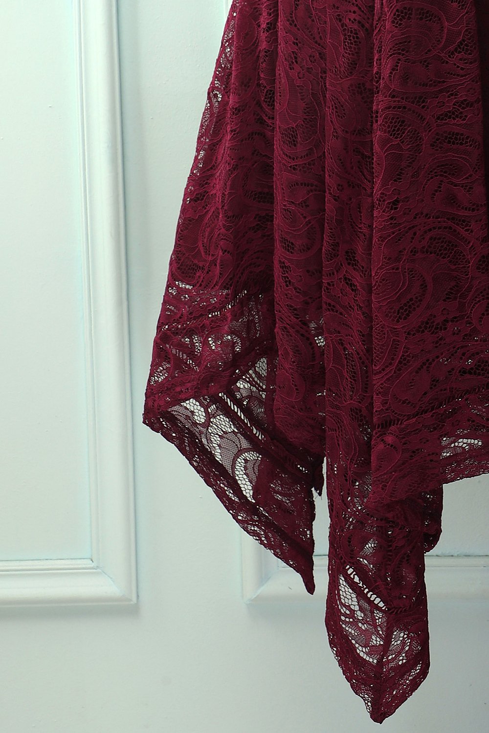 Vestido de Renda Assimétrico Borgonha