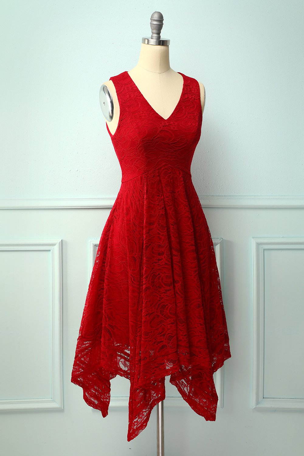 Vestido de renda assimétrico vermelho escuro
