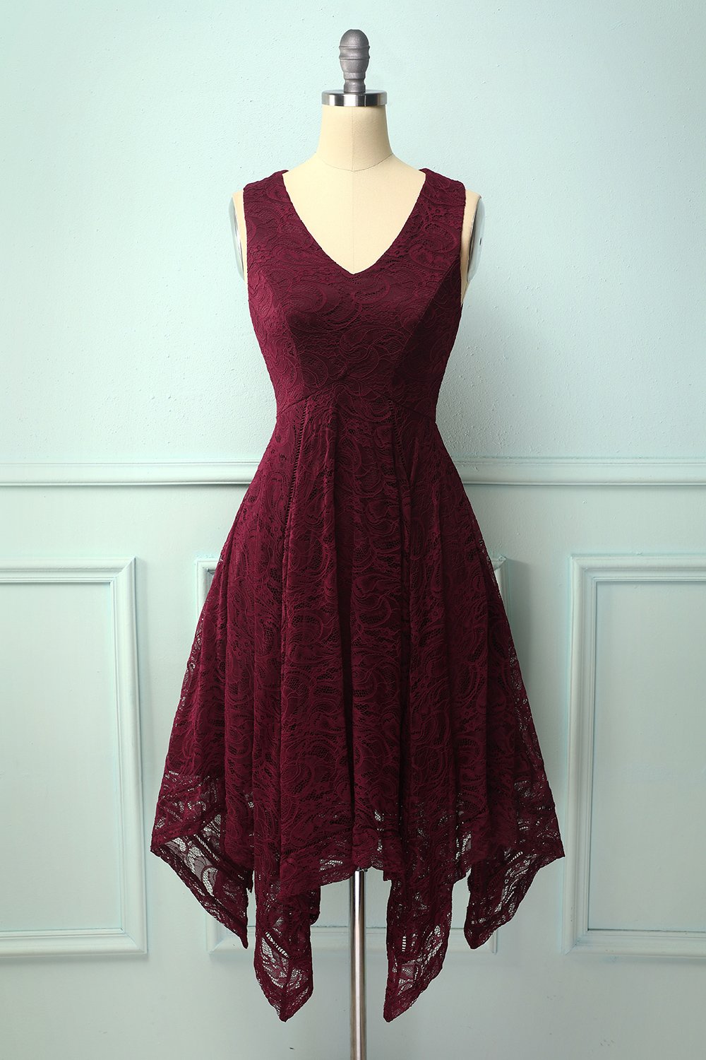 Vestido de Renda Assimétrico Borgonha