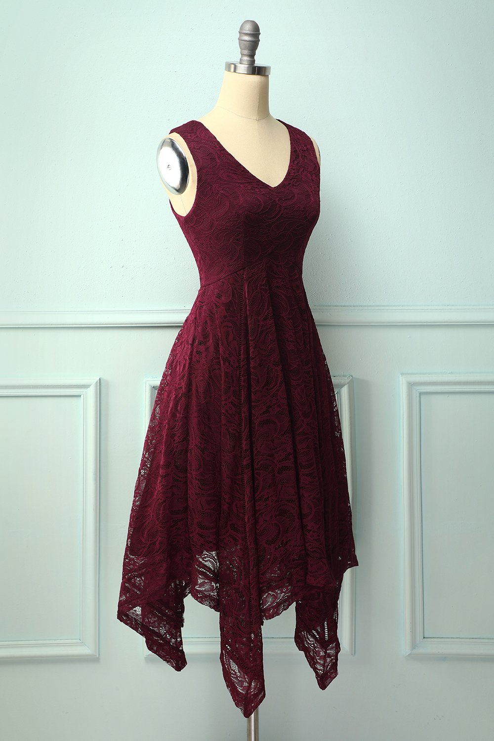 Vestido de Renda Assimétrico Borgonha