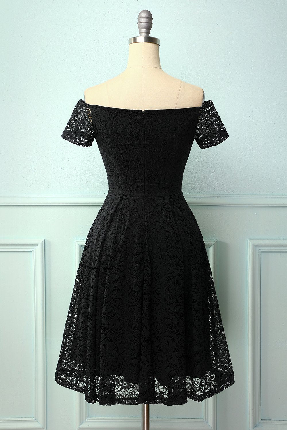 Preto fora do ombro vestido de renda