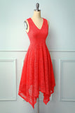 Vestido assimétrico de renda com decote em v vermelho