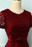 Vestido de renda de mangas curtas cor de vinho