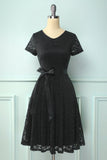 Vestido de renda preto de mangas curtas