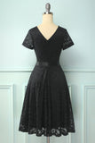 Vestido de renda preto de mangas curtas