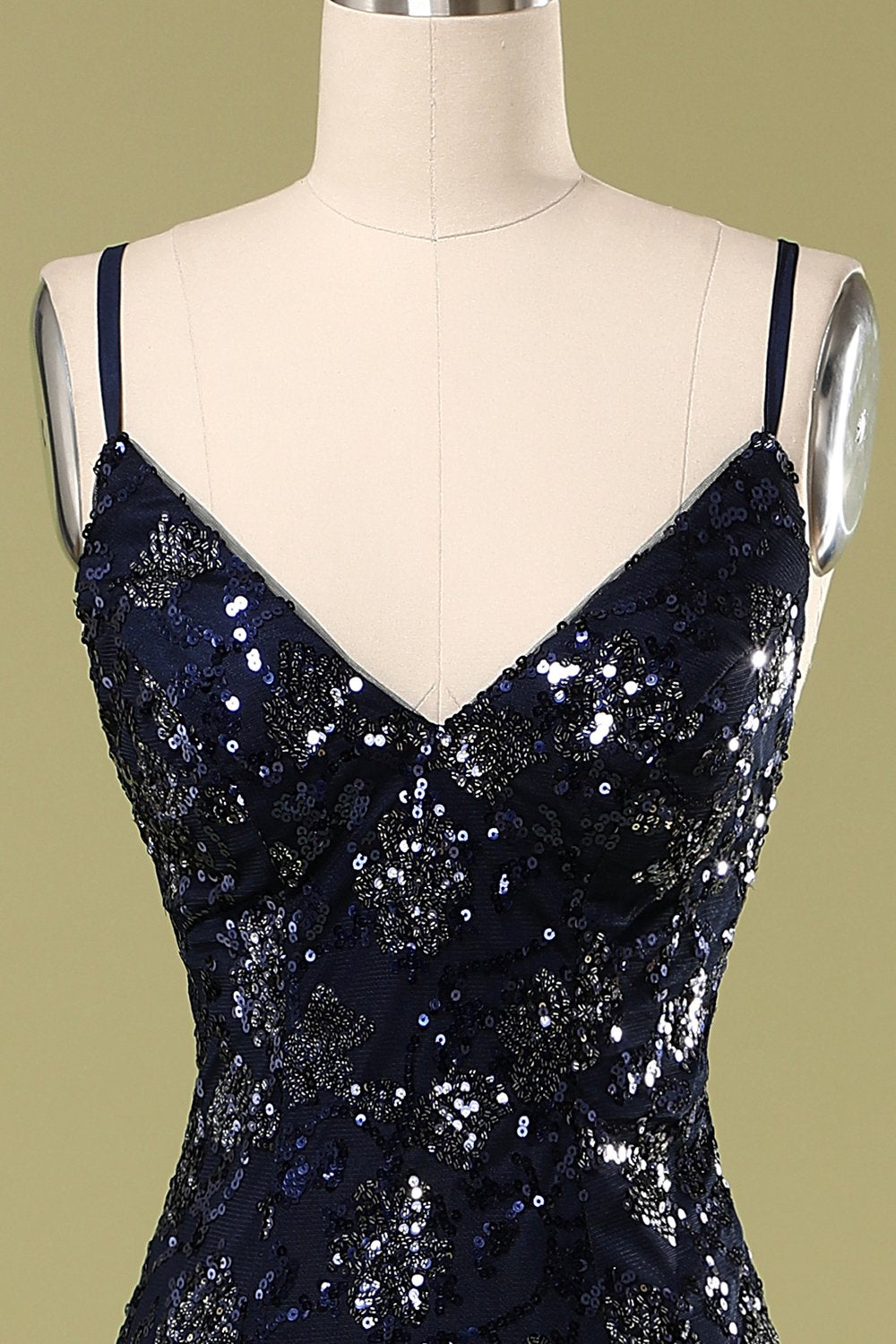 Vestido de noite azul marinho com lantejoulas