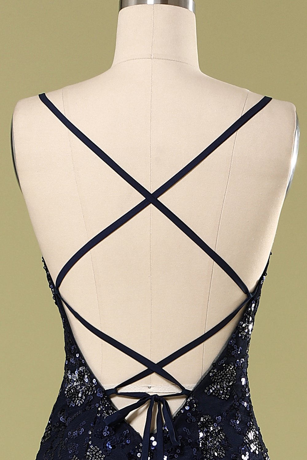 Vestido de noite azul marinho com lantejoulas