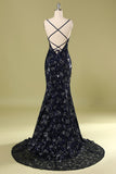 Vestido de noite azul marinho com lantejoulas
