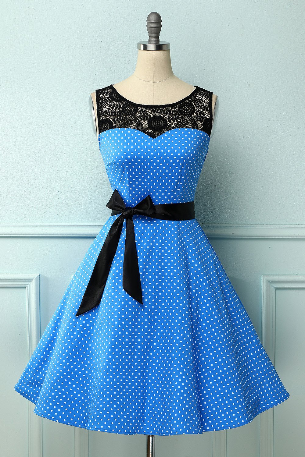 Vestido de balanço branco vintage de 1950
