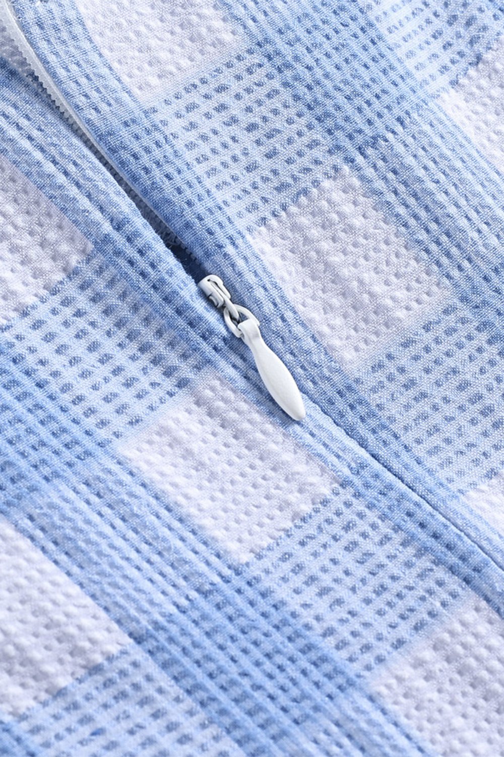 Vestido de balanço azul xadrez de 1950