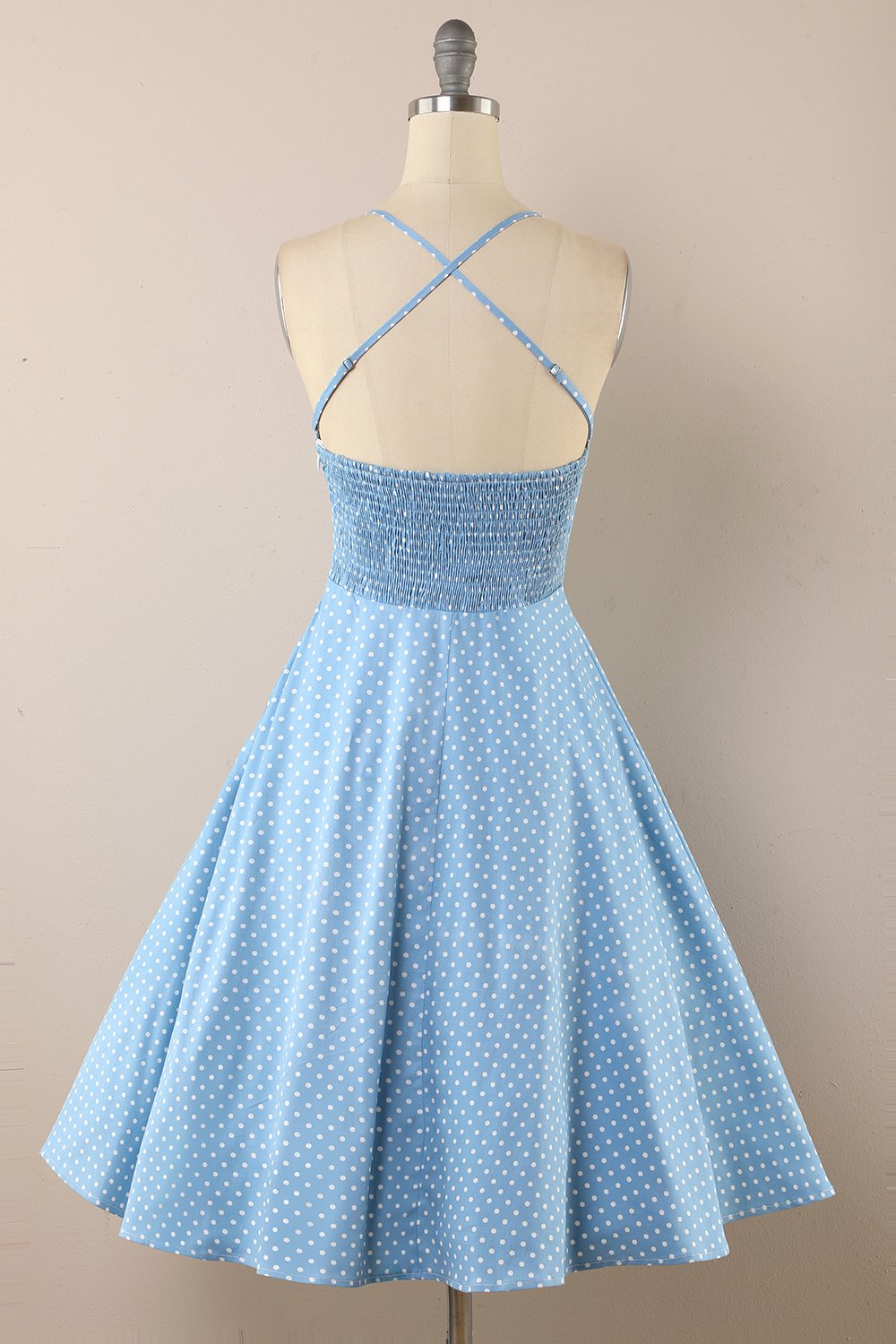 Vestido às bolinhas vintage dos anos 1950