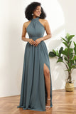 Vestido de dama de honra de chiffon longo e franzido cinza com fenda
