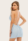 Vestido curto de renda apertada