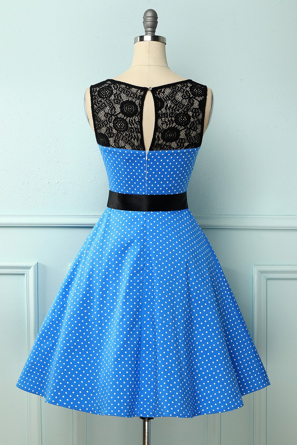Vestido de balanço branco vintage de 1950