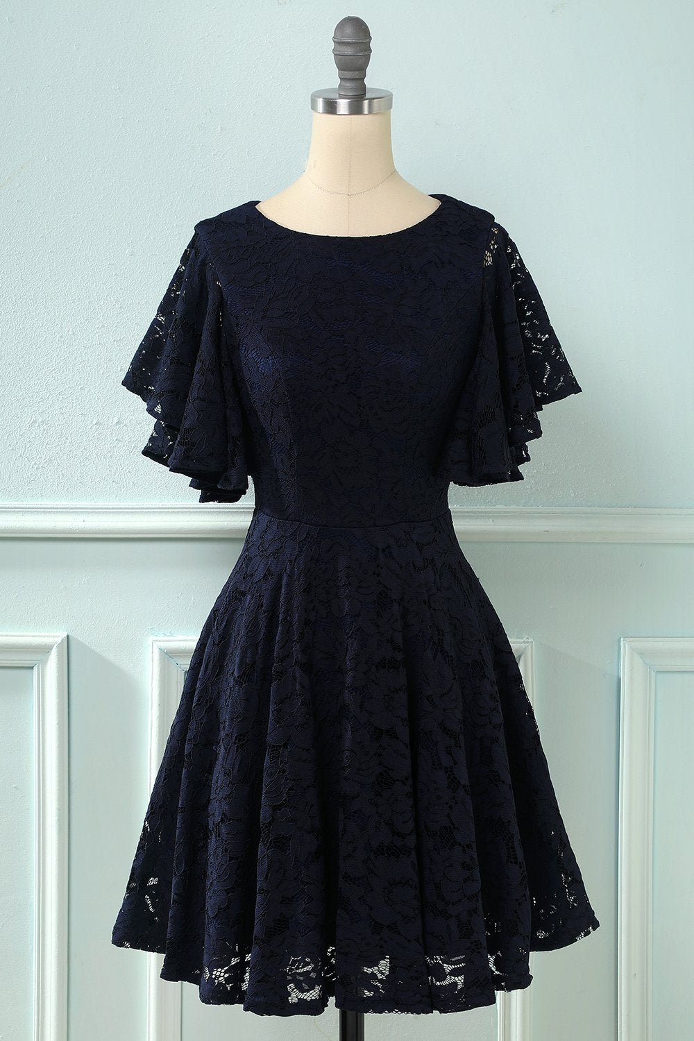 Vestido de renda de mangas de batwing