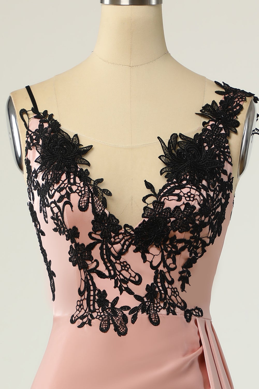 Vestido de festa de joelho nud de pescoço preto de baia preta